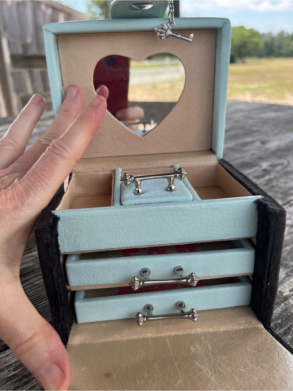 Y2K RARE JUICY COUTURE Velvet Jewelry Box with Mint Accent and Crown Embroidery - Picture 6 of 8